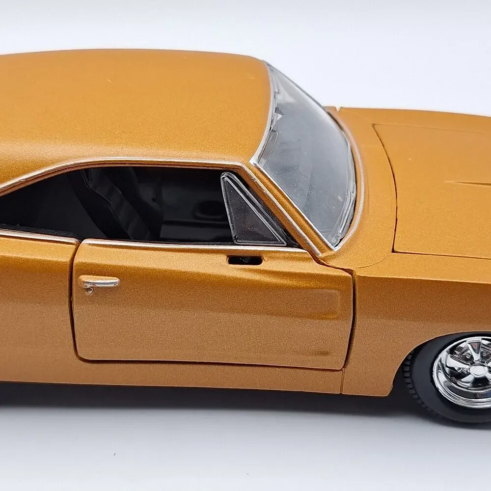 Maisto 25 scale